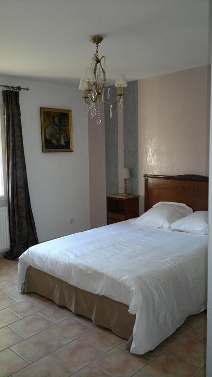 Villa A L'Est D'Uzes Saint-Siffret Zimmer foto